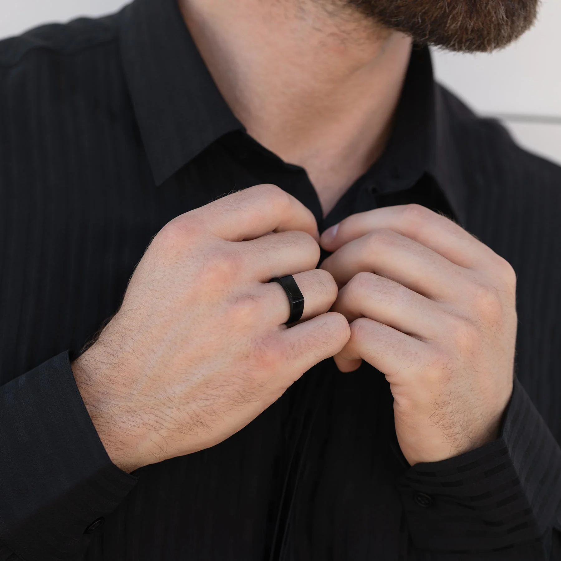 Signet Black - Image 3